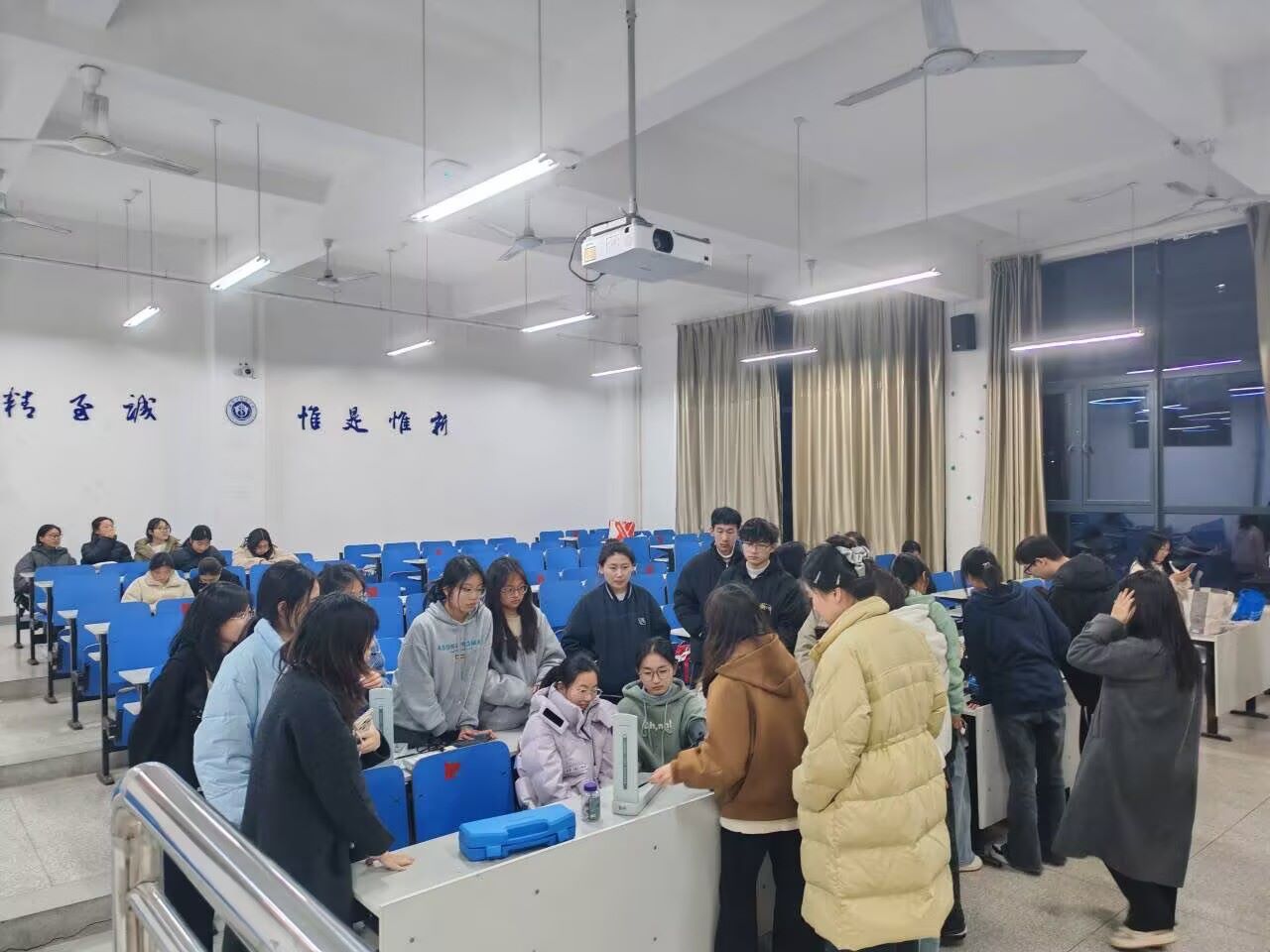 "Sнˇ ֌W(xu)Ӿ湦A٢_չt(y)ַӖ(xn)(dng)"