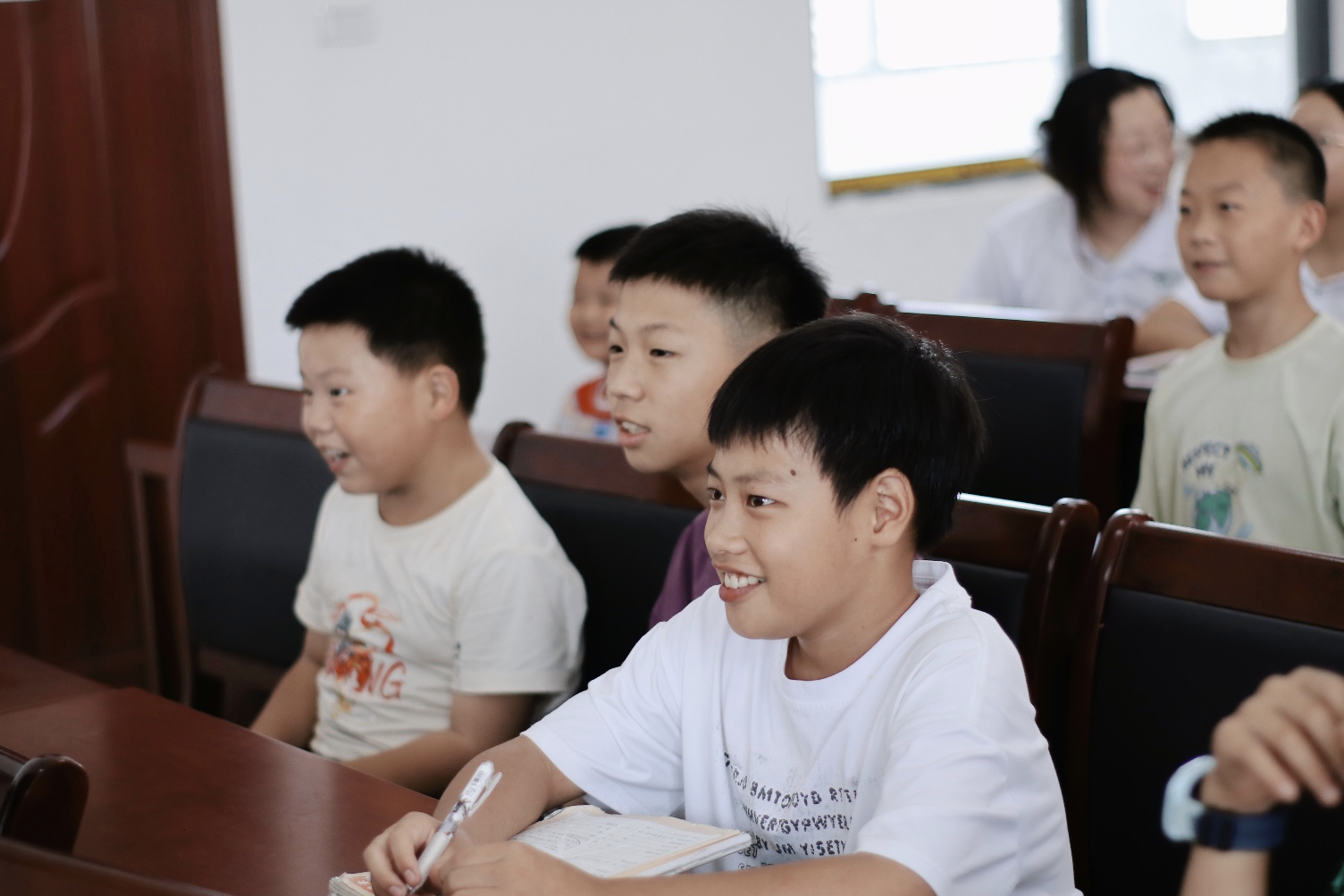 L(fng)܇С֡־Ը(w)(du)ٳl(f) ڈF(tun)ɽӭ(li)ڡL(zhng)վ