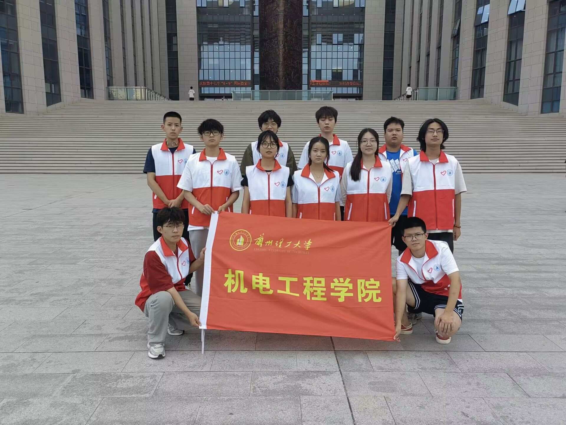 mW(xu)l(xing)ഺ֮֮ãl(xing)ƪ
