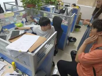 Ƽ(chung)£IrdУFhǰ﹫˾`