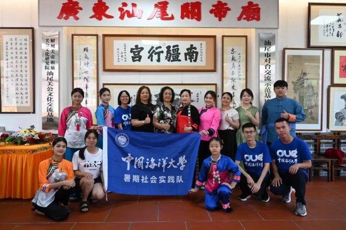 圖 1 實踐隊隊員與金帆漁歌隊全體成員合影