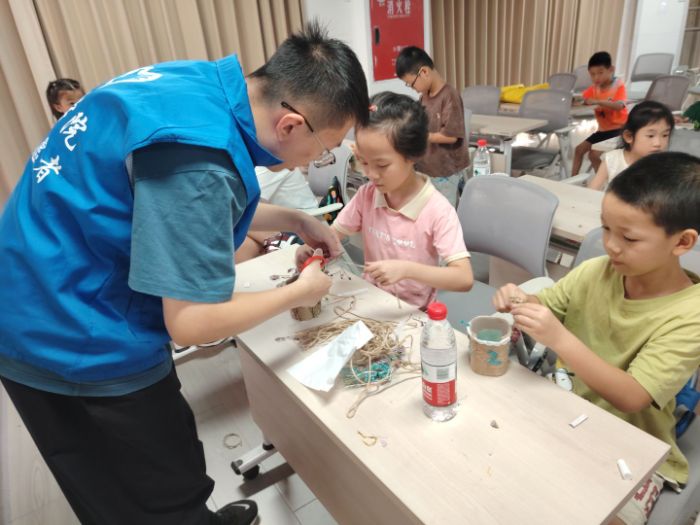 zc񹲝(rn)ͯ߲ʼġL(zhng)n