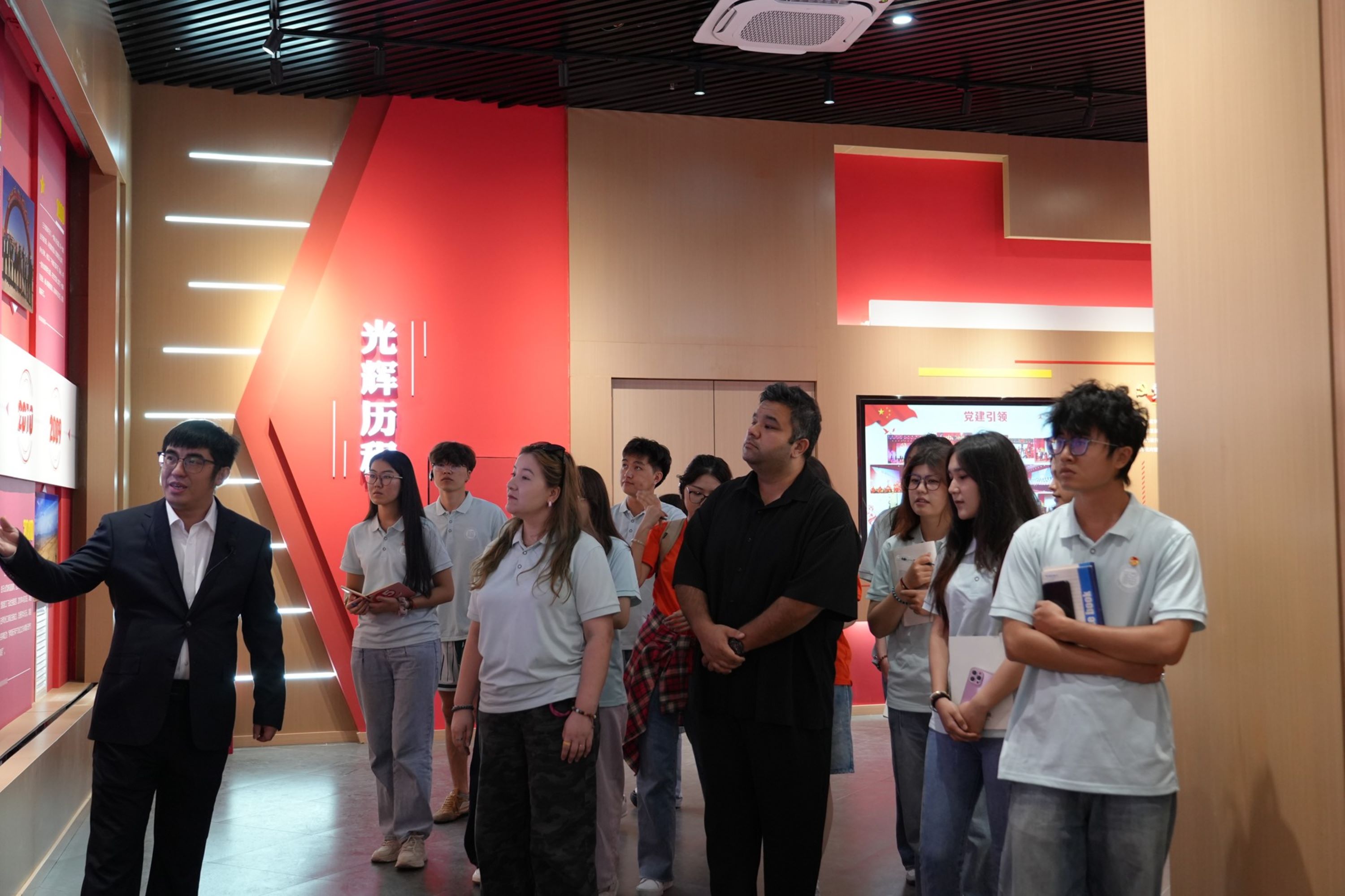 ߅̽ഺ a(chn)̅f(xi)ͬݴW(xu)I(lng)AһH(sh)`(du)̽߅I(y)(dn)(dng)