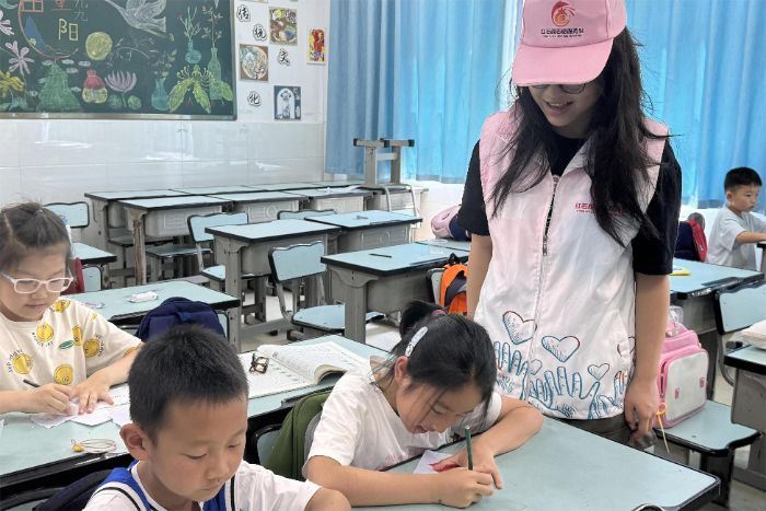 ĻM(jn)У@֧̻(dng)(rn)ͯġϾW(xu)̩݌W(xu)Ժtʯ־Ը(du)F(yng)ƅ^(q)_չĻ֧̻(dng)