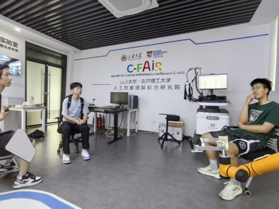 ɽ|W(xu){g(sh)`(du)^ܽcAIںϣԌ(sh)`̽(chung)(chung)I(y)·