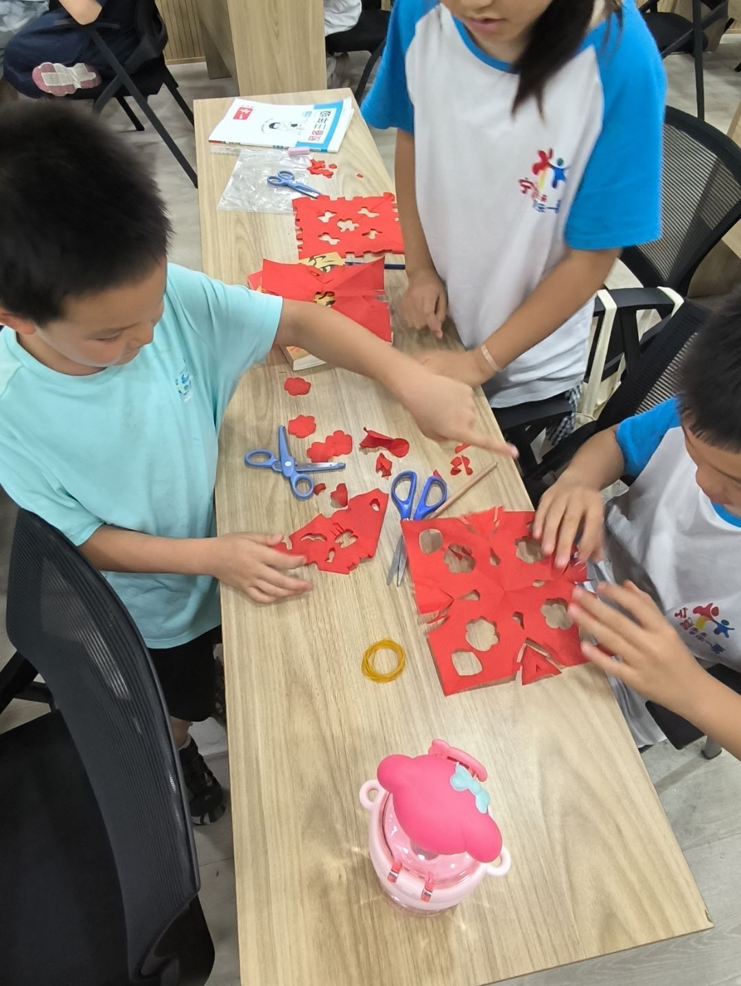 ؔ(ci)Ϻyаȫͯİl(f)չ