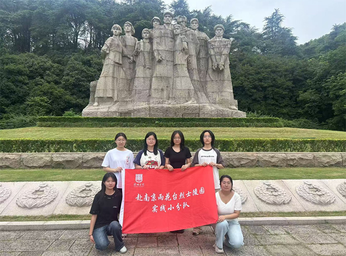 ֮־ӢtɫСϾ껨_ʿ@l(xing)`F꠼o