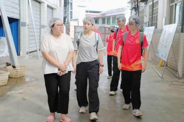 l(xing)LW(xu)ԺZՓvF(tun)_չɫa(chn)I(y){(dio)л